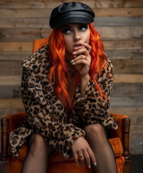 GiGi Dolan pornstar art archive