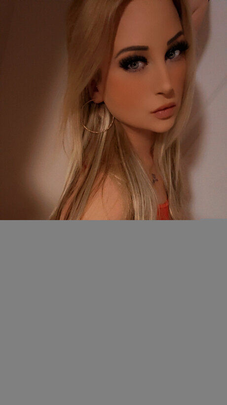 Goldblooded84 sexy actress gallery
