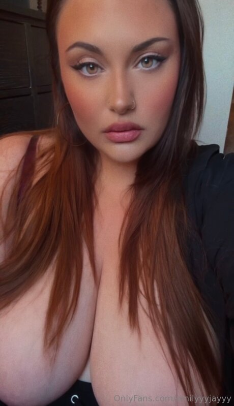 Emilyyyjayyy high quality actress pic