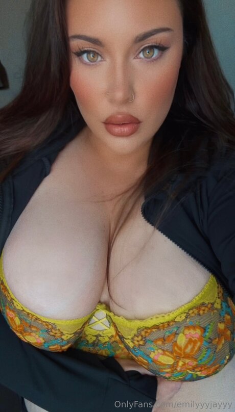 Emilyyyjayyy pornstar hot images