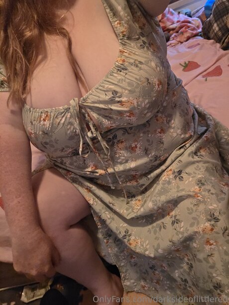 Darksideoflittlered pornstar sexy pictures