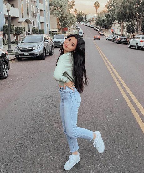 Ashley Liao star exclusive photo