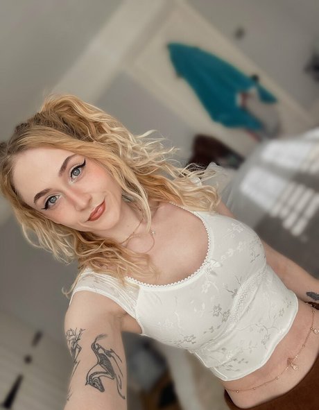 Janet Devlin xxx model archive