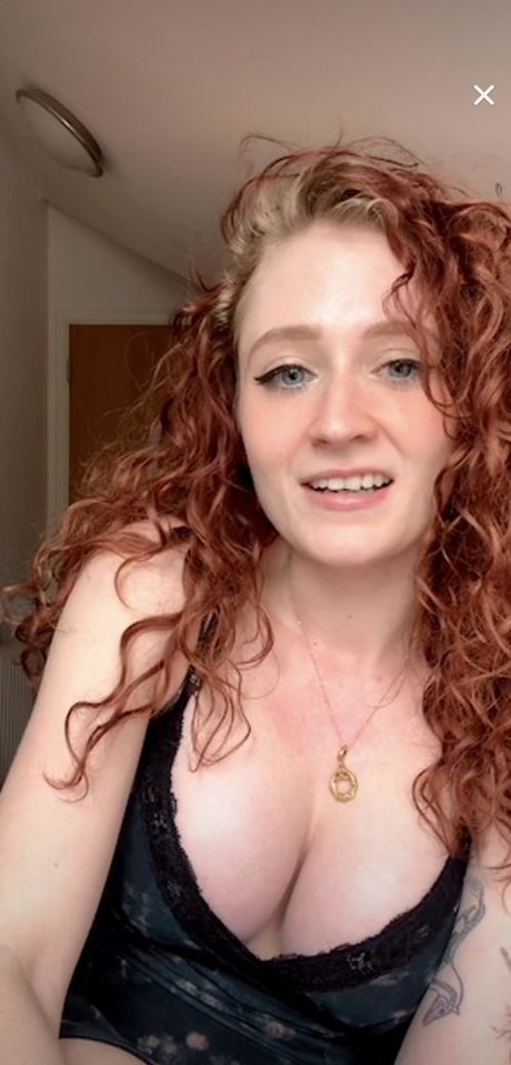 Janet Devlin perfect model gallery