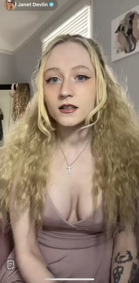 Janet Devlin pornographic model img