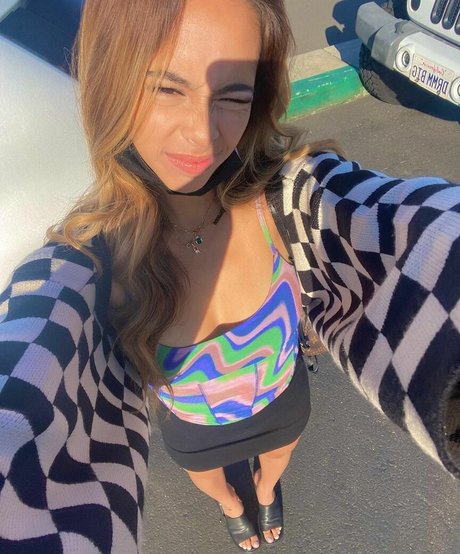 Buhnny model sexy photos