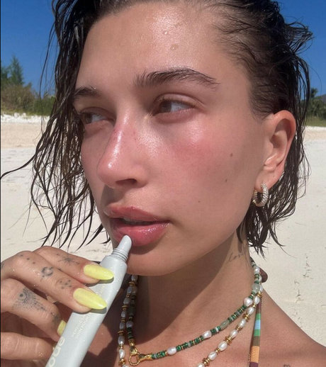 Hailey Baldwin Bieber star high quality img