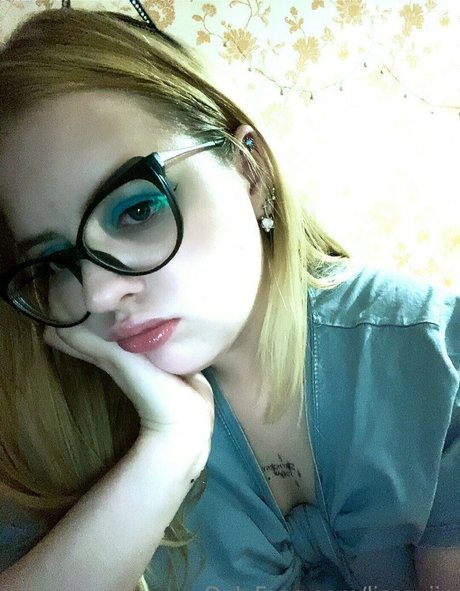 Lissaviip perfect model photo