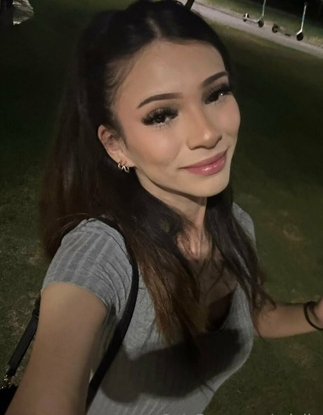 ariiadams model erotic galleries