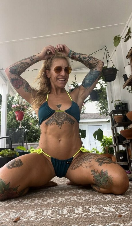 Suburban Gypsy star free galleries
