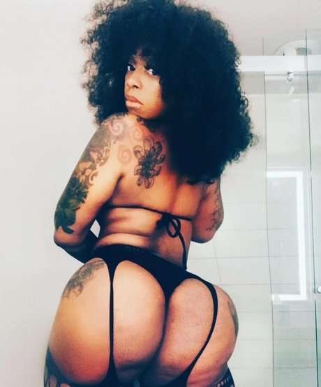 lawdhavemercy naked model gallery