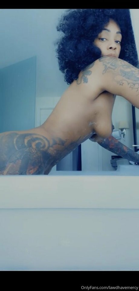 lawdhavemercy naked model gallery