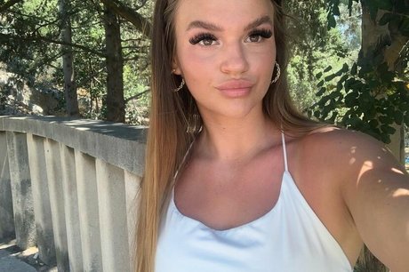Sarah Slavo pornstar pretty photos