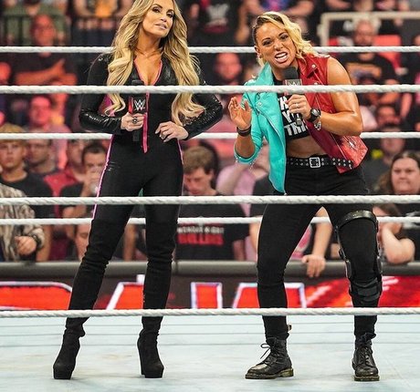 Trish Stratus star hot photos