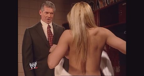 Trish Stratus star sexy pic