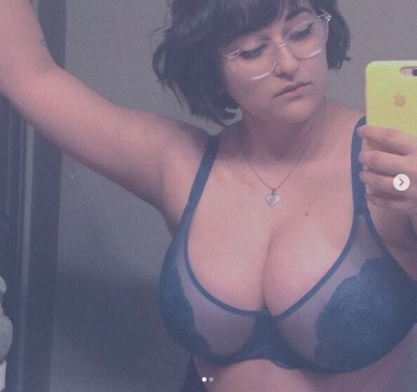 Juujimarr model nude pictures