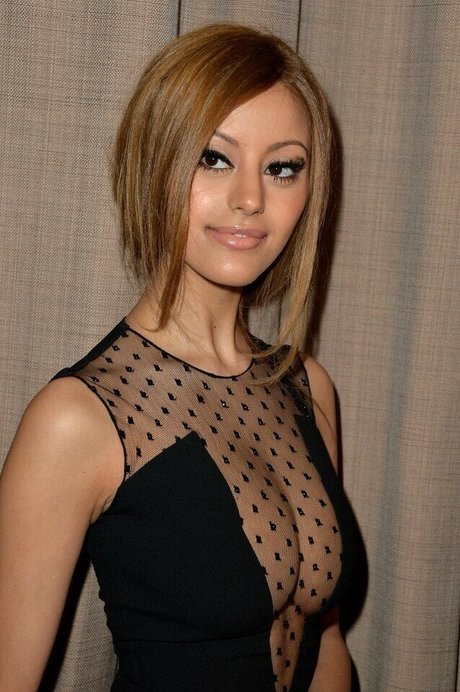 Zahia Dehar model erotic archive