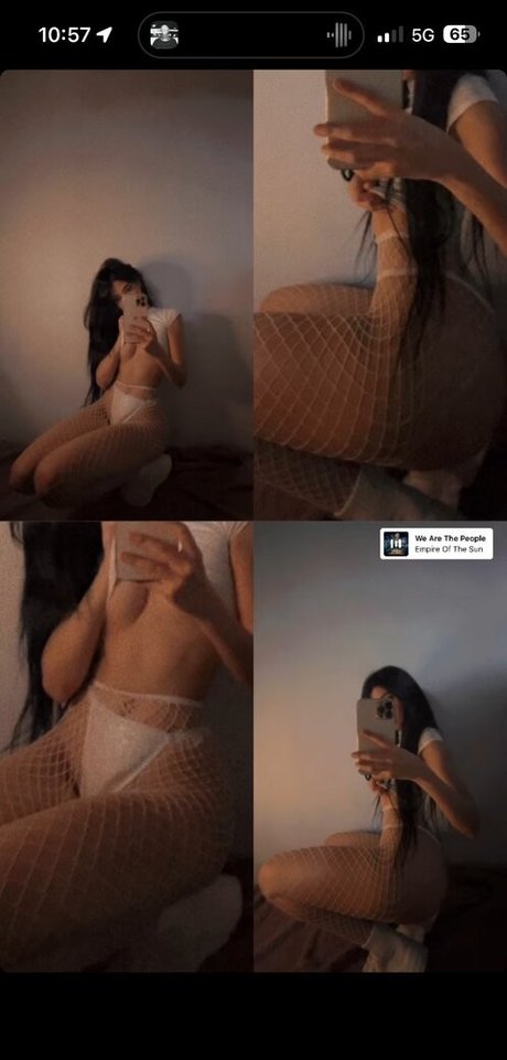 shefoekeeps erotic model gallery