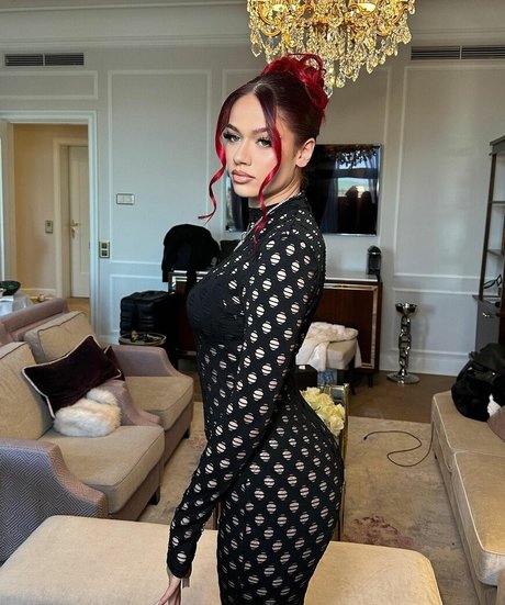 badmomzjay star beautiful photos
