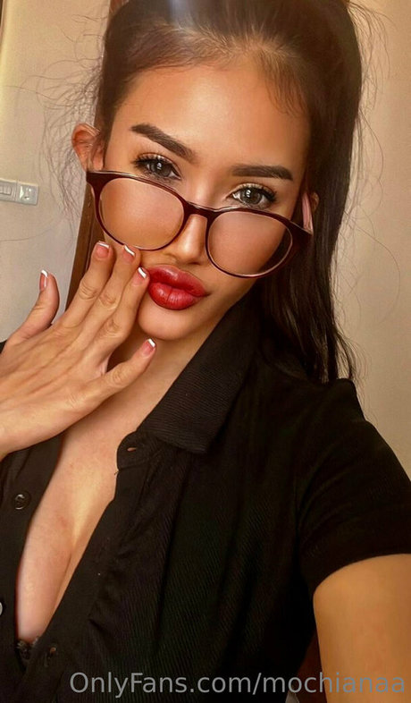 mochianaa erotic actress picture