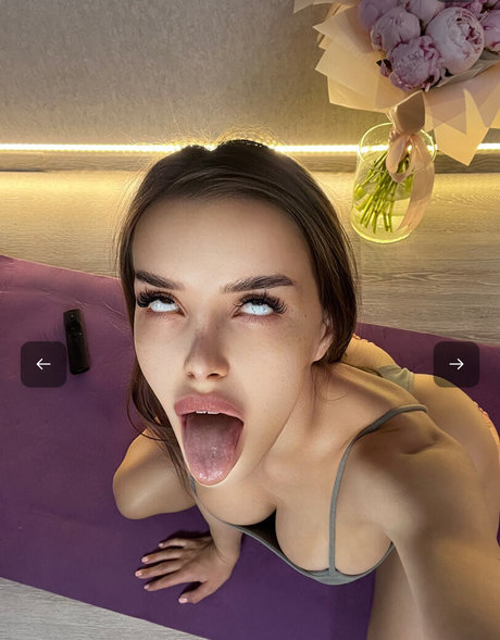Lily Off Valley model sex img