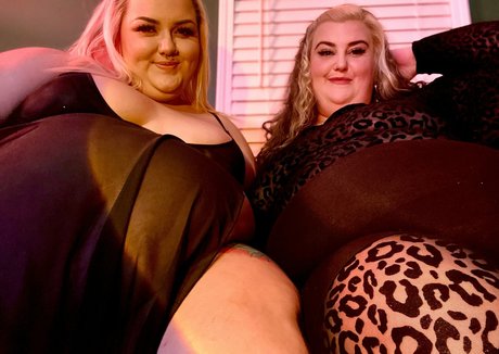 petite slut onlyfans nude picture