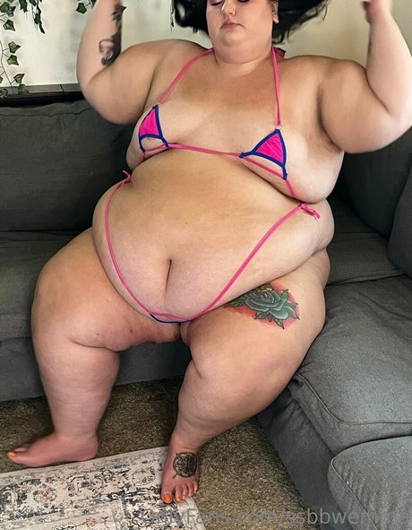 huge tits milf onlyfans free nude pic