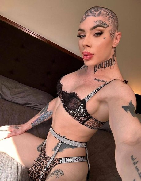 KendallJenson sexy actress pics