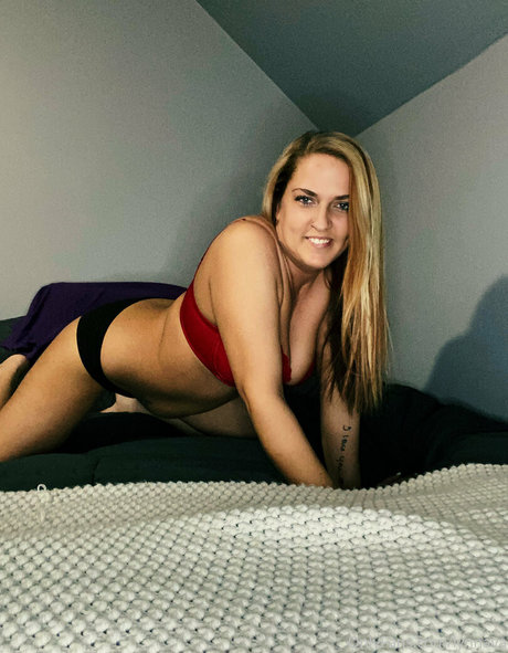 lynnava nude star picture
