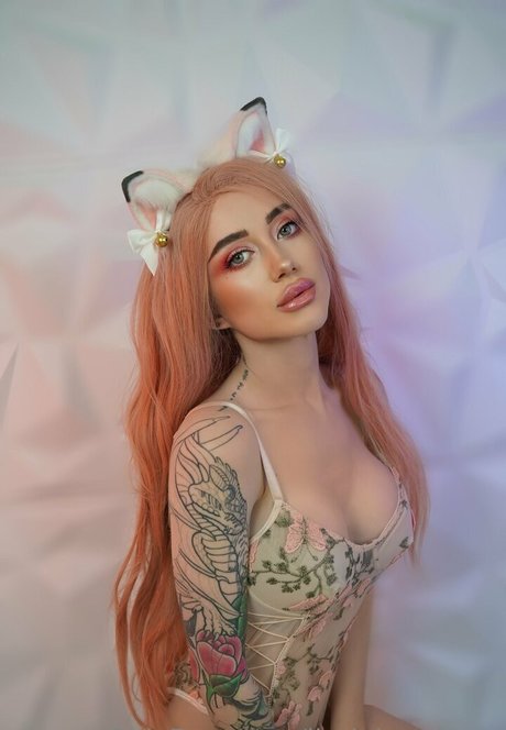 Lizzie Le Strange nudes star photos