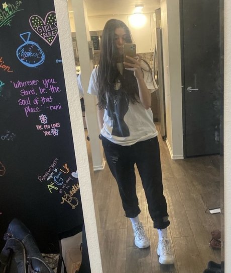 Kira Kosarin free star photo