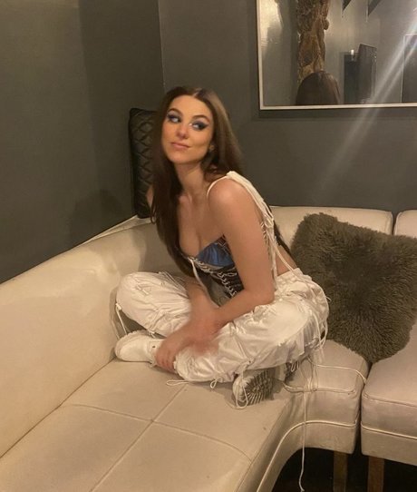 Kira Kosarin perfect pornstar image