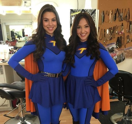 Kira Kosarin hot model gallery