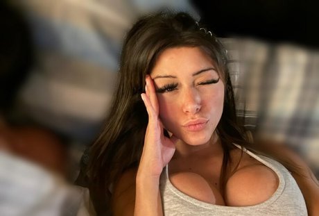 sofievanns pornographic model gallery