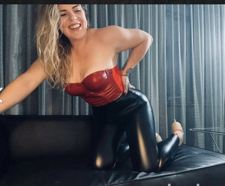 thebedr00mbully beautiful pornstar img