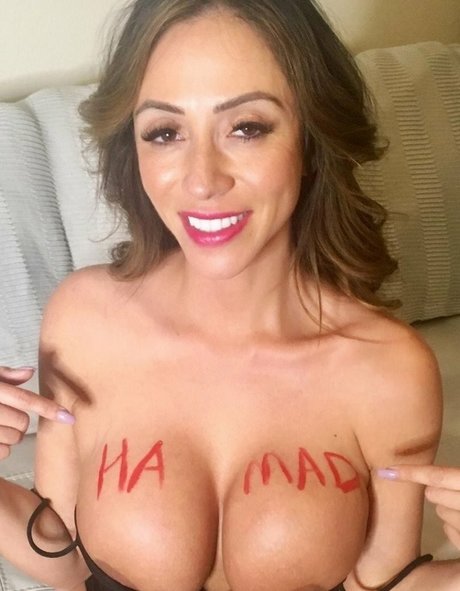 Ariella Ferrera hot pornstar pic