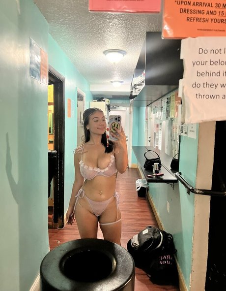 Melztube model nude picture
