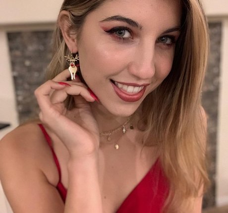 FrivolousFox ASMR perfect actress img