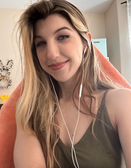 FrivolousFox ASMR perfect model galleries