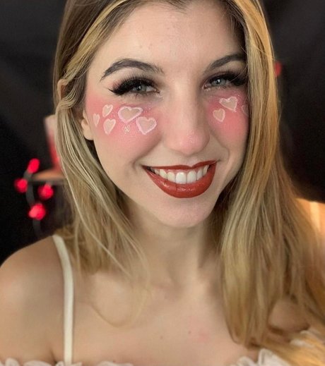 FrivolousFox ASMR nudes model archive
