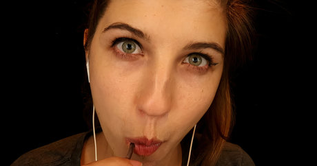 FrivolousFox ASMR nude star pictures