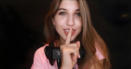 FrivolousFox ASMR xxx actress pics
