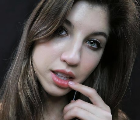 FrivolousFox ASMR nude actress pic