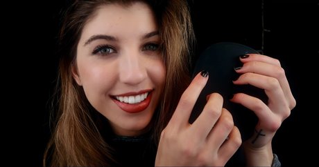 FrivolousFox ASMR perfect actress image