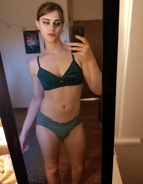 shemale outdoor onlyfans pretty img