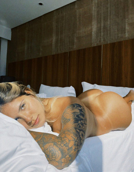 Julia Bhering nice star image