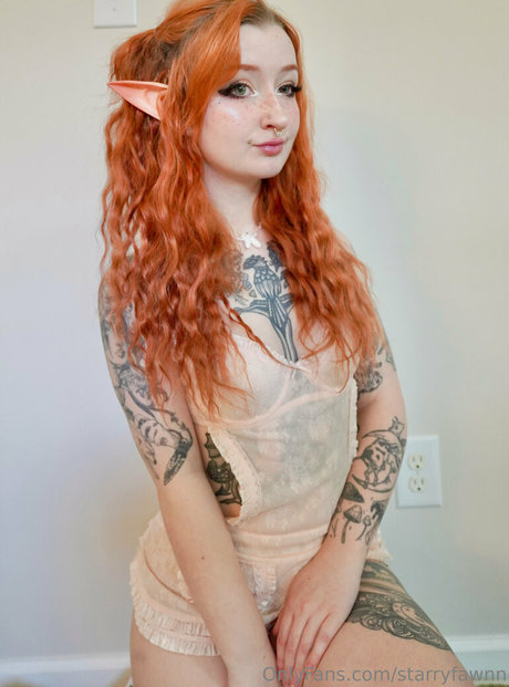 Starryfawnn nude model photos