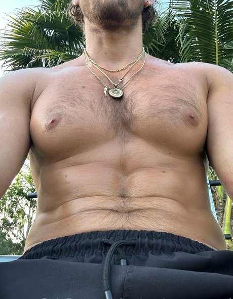 tooturntuncensored nude model pic