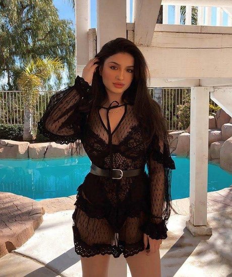 Alishba Sheikh star sex picture