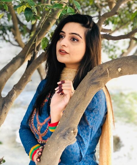 Alishba Sheikh star exclusive photo